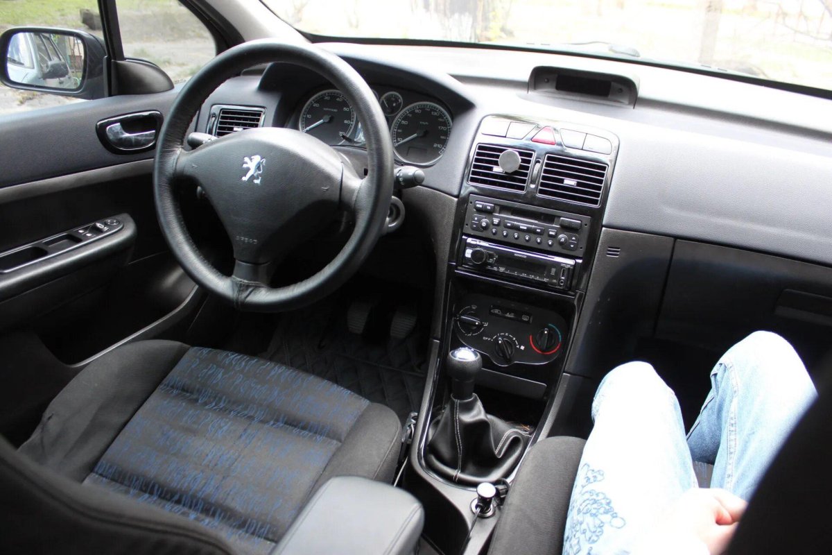 Пежо 307 2003 салон