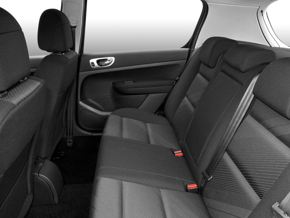 Пежо 307 задний ряд