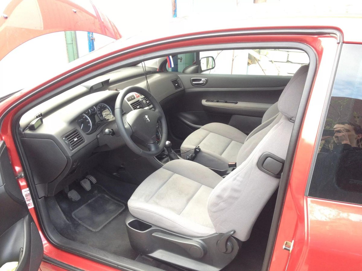 Peugeot 307 2002 салон