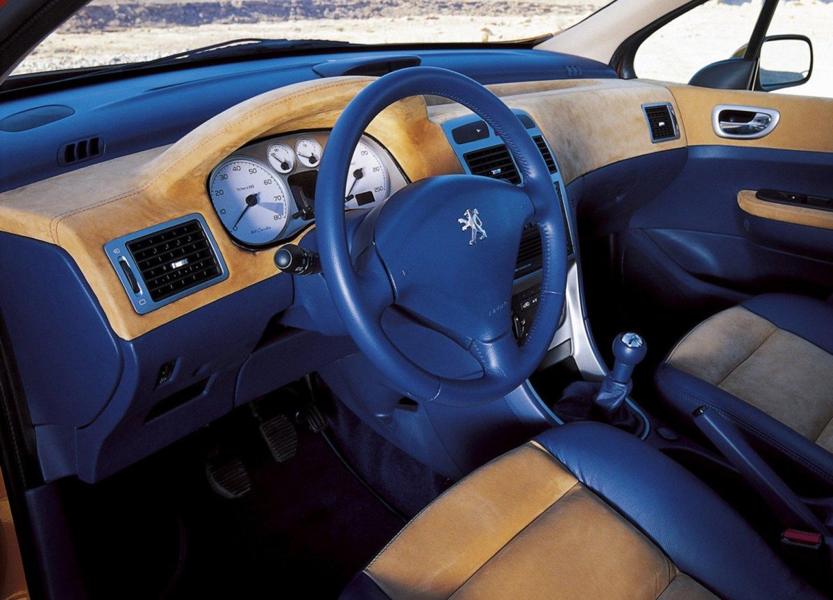 Peugeot 307 хэтчбек салон