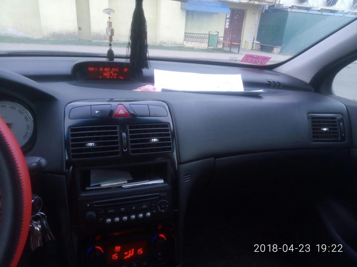 Пежо 307 черный салон