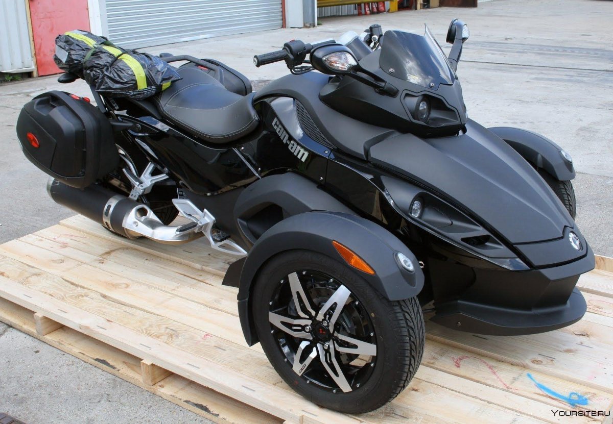 Трицикл BRP Ryker 900