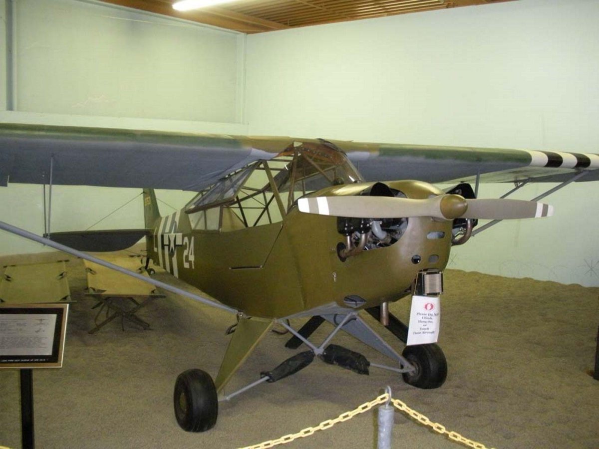 Piper l-4 Grasshopper
