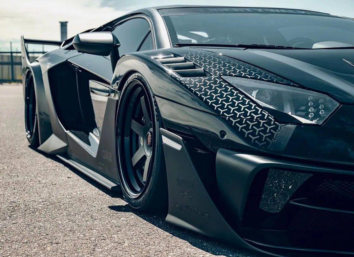 Авентадор Либерти волк