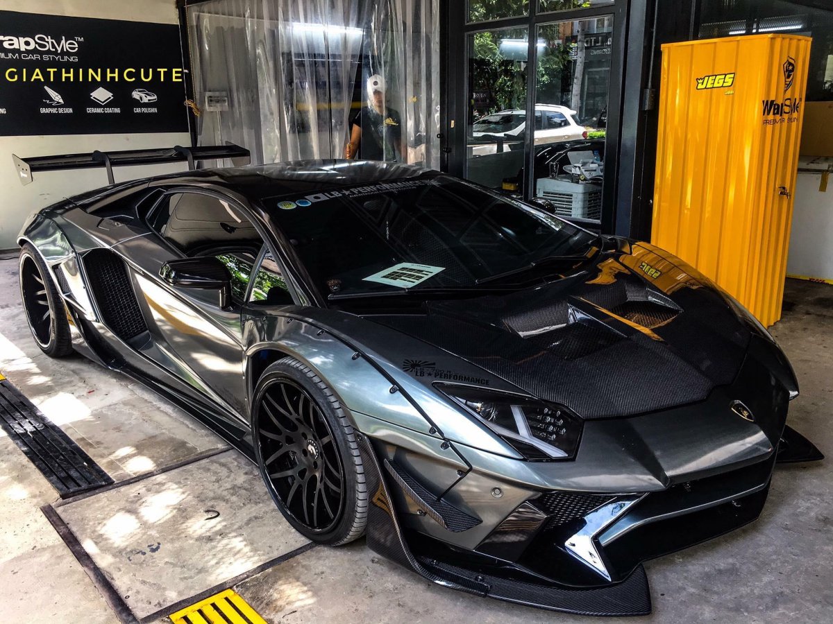 Ламборджини Aventador