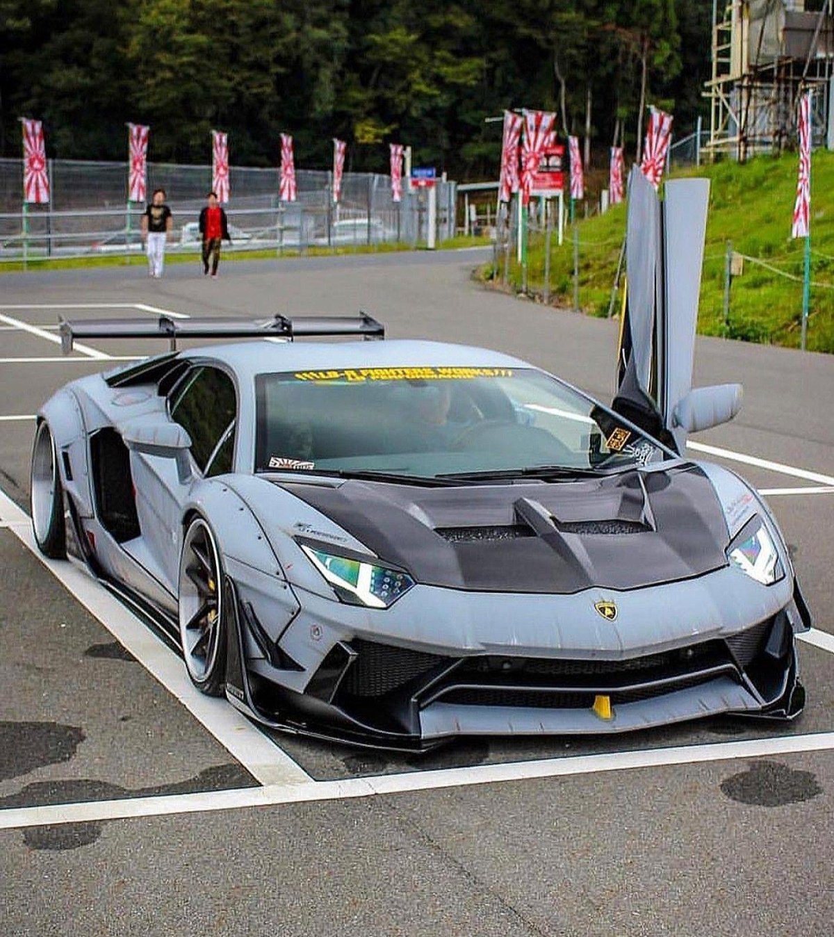 Ламборджини Авендатор