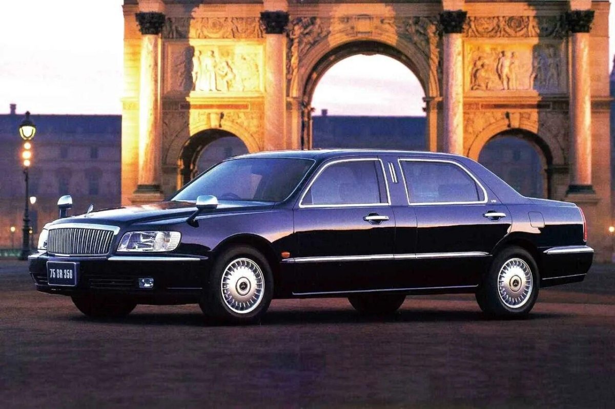 Mitsubishi Dignity 1999