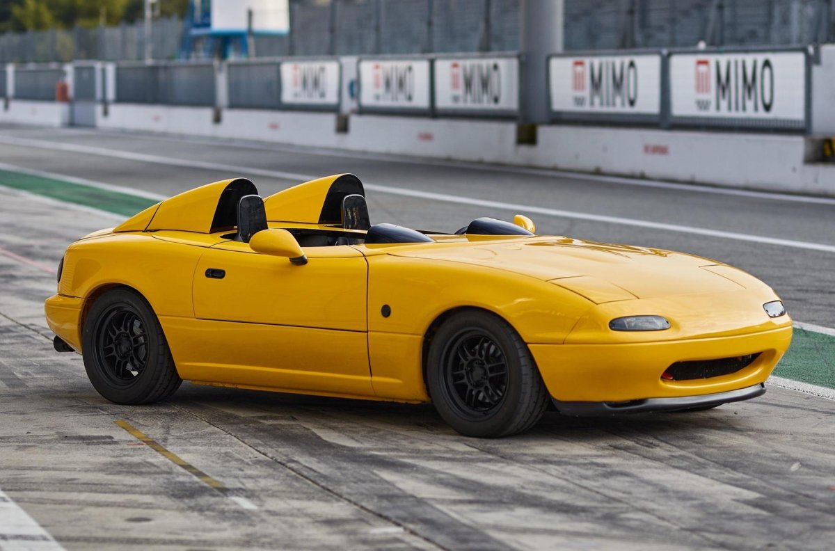 Mazda спорткар