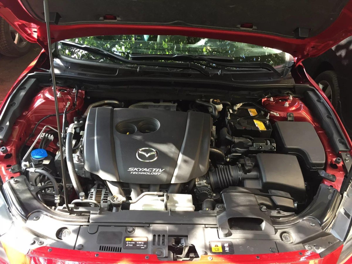 Mazda 3 2006 под капотом