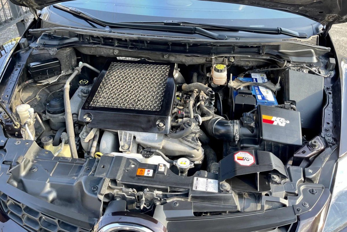 Подкапотное пространство Mazda CX-7