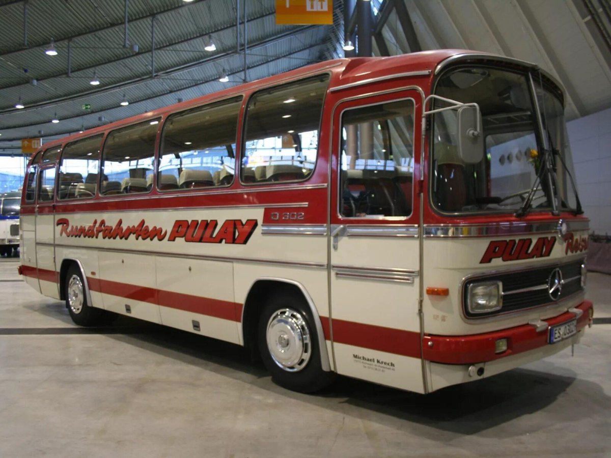 Mercedes-Benz o302