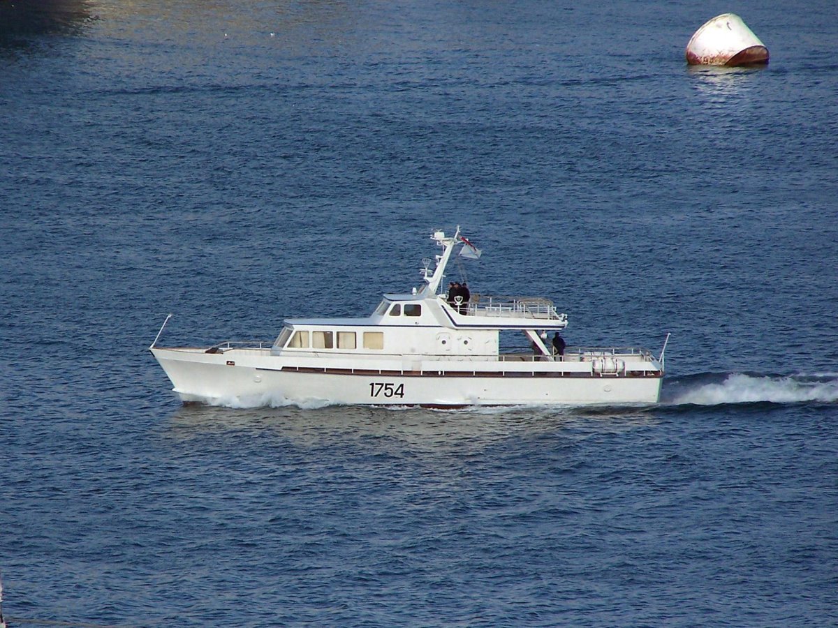 Катер связи КСВ-2168