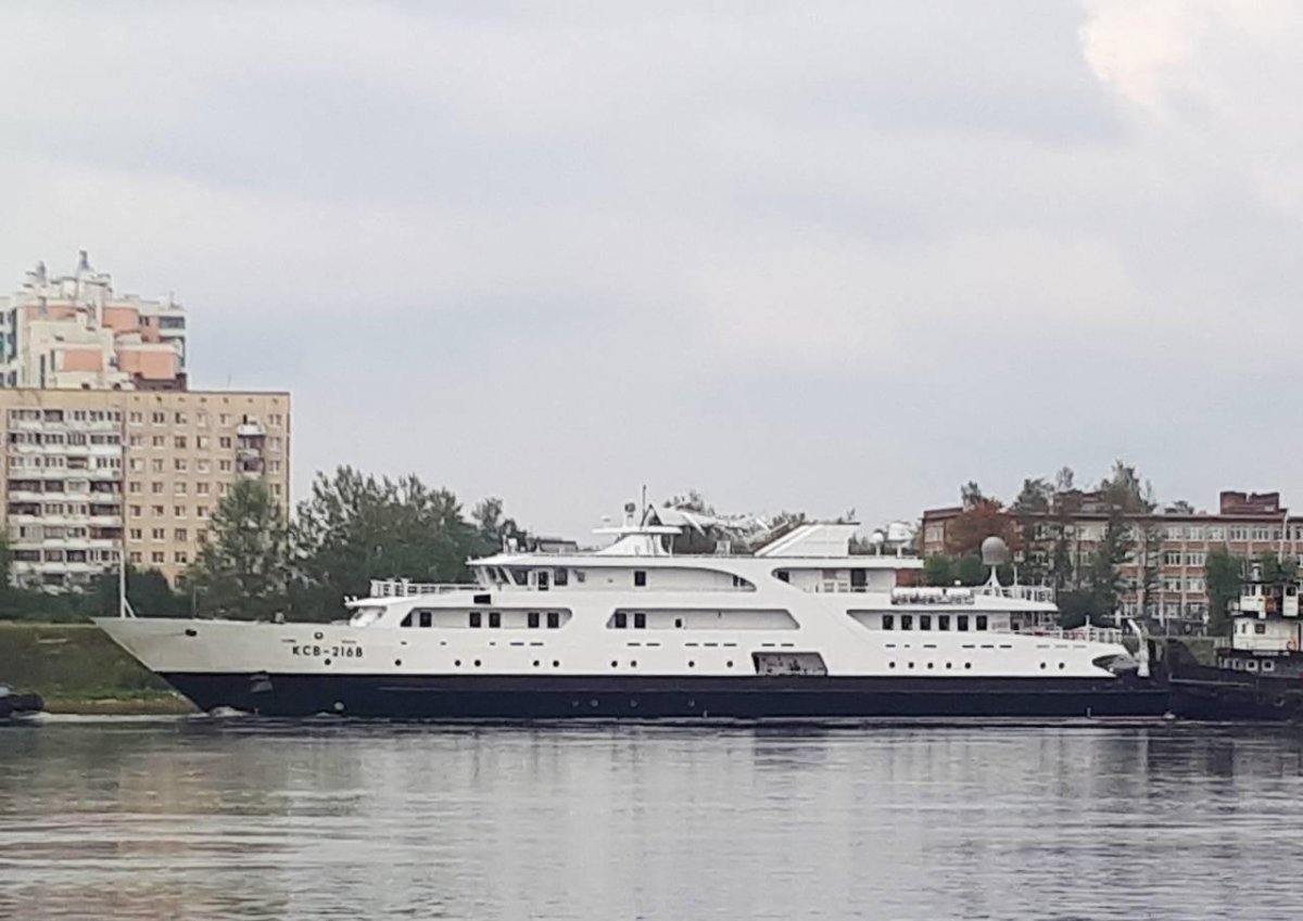 Катер связи КСВ-2168