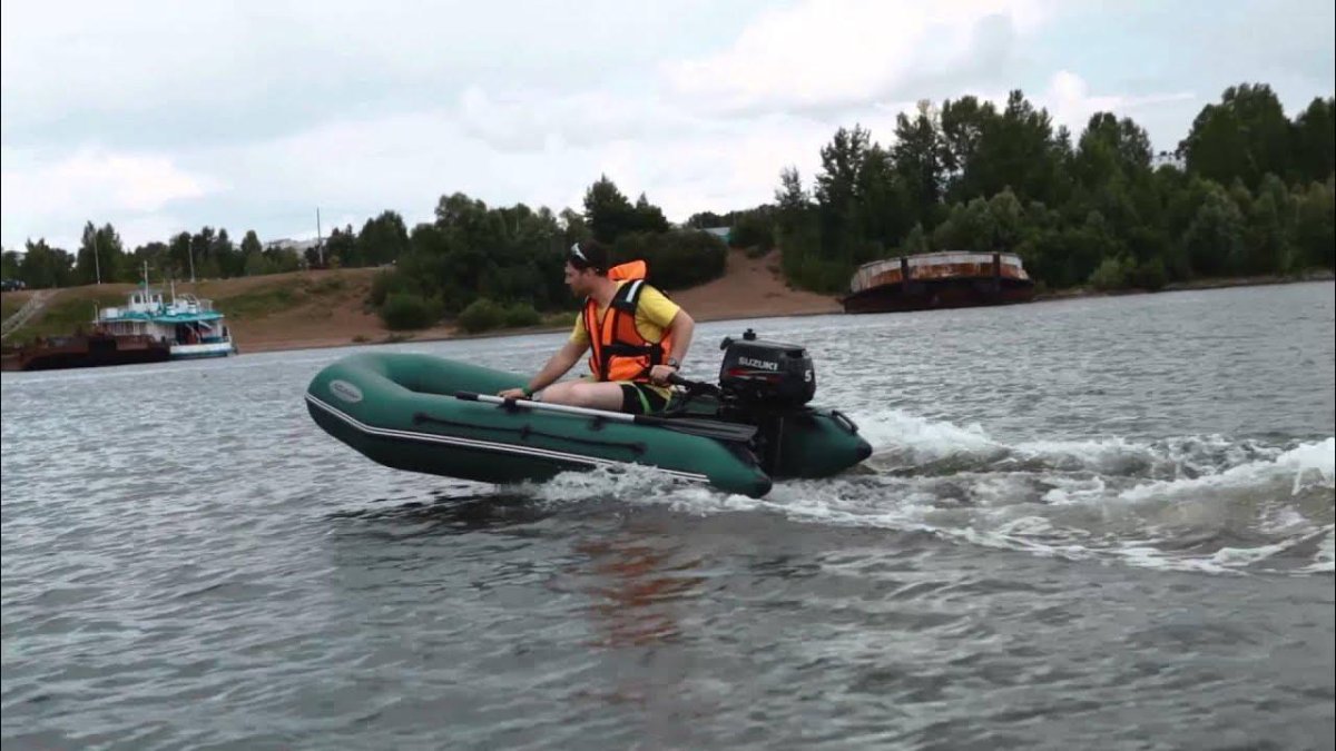 Лодка ПВХ на глиссере