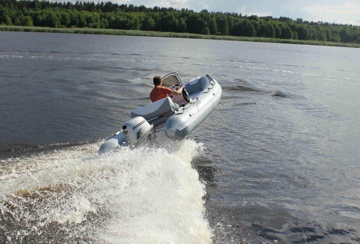 Лодка ПВХ на глиссере