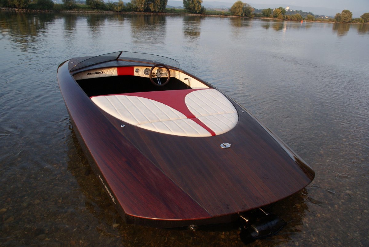 Моторная глиссирующая лодка KS-500