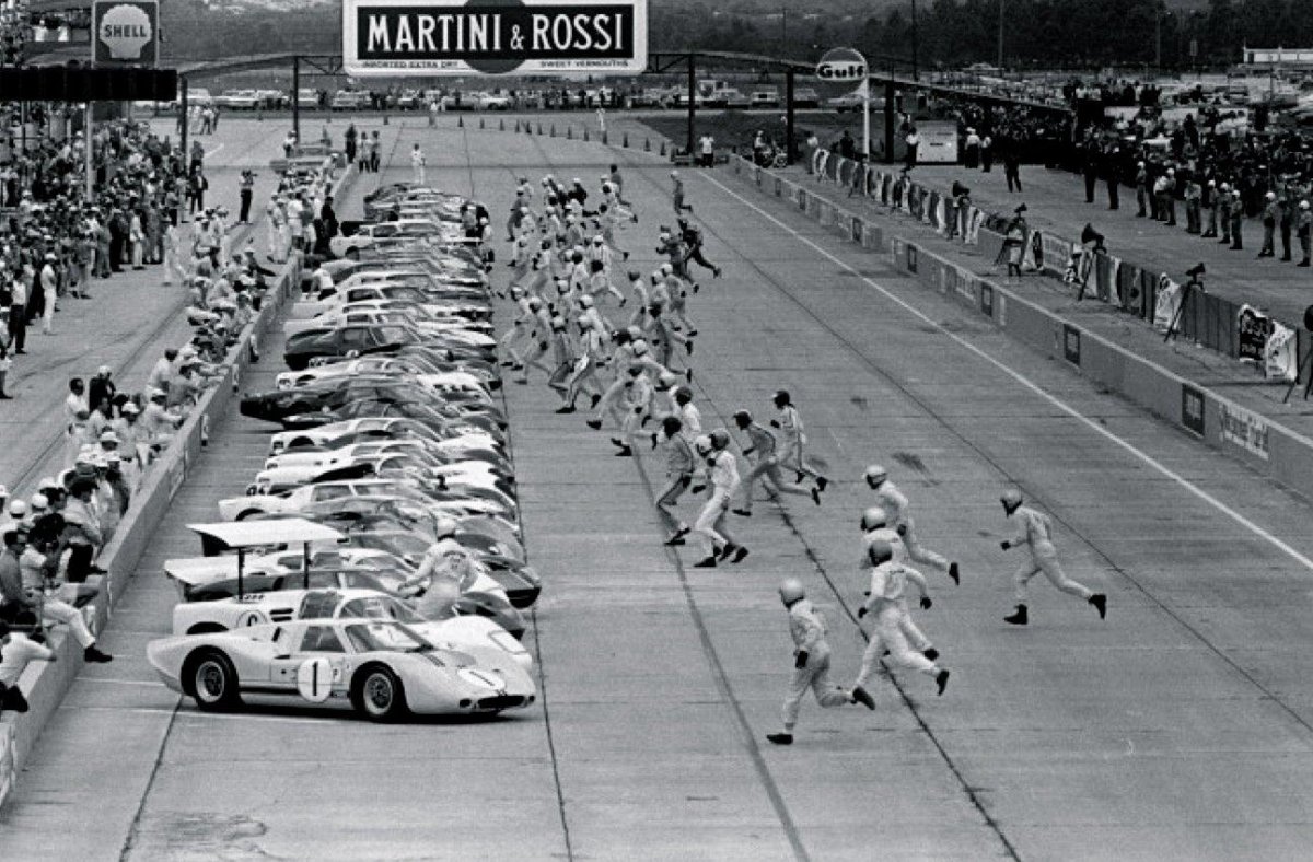 Первая гонка 24 часа Ле Мана