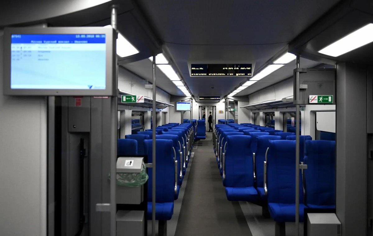 Поезд 820 Ласточка