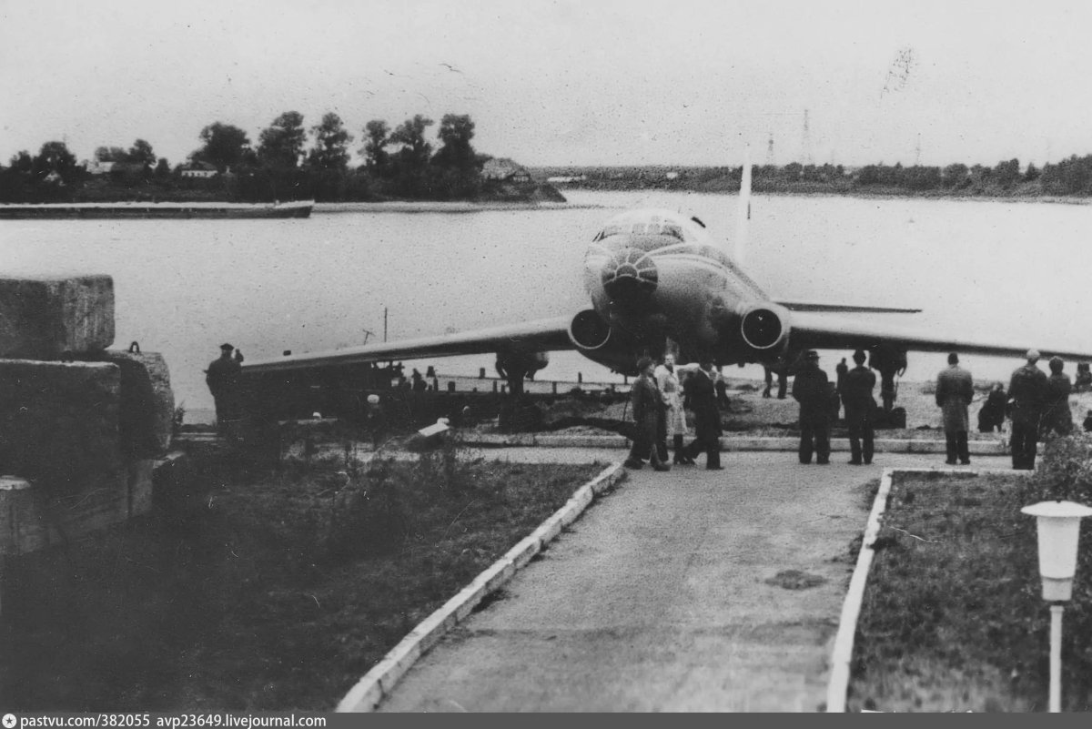 Ту 124 на Неве