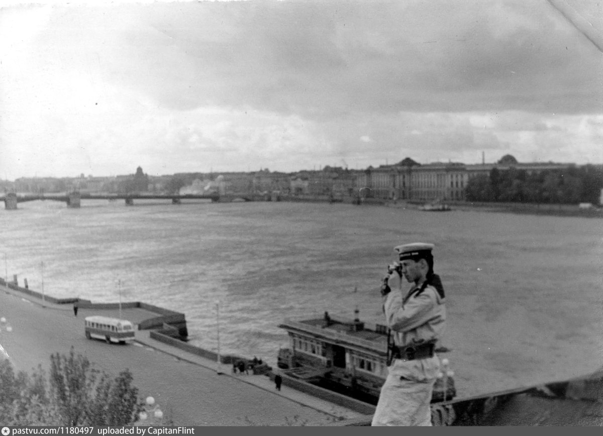 Самолёт на Неве 1963