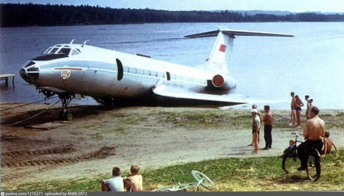 Посадка ту-134 на Икшинское водохранилище