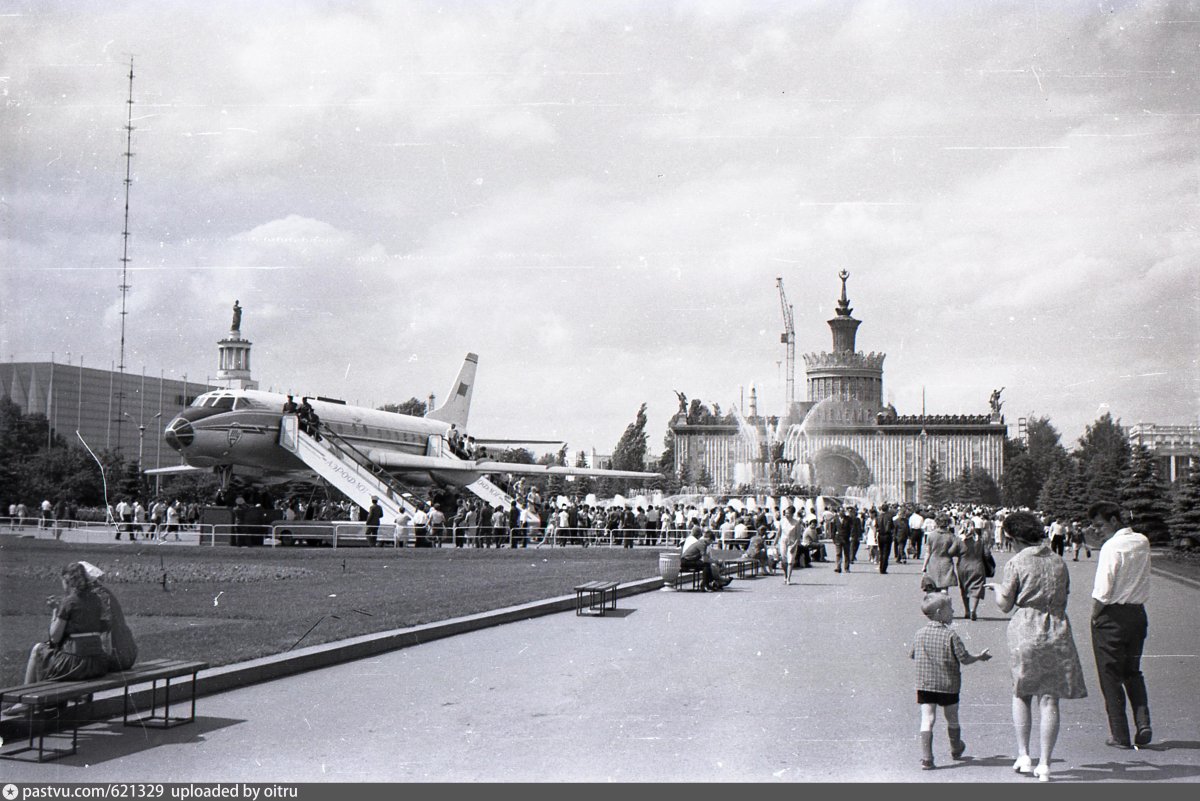 Самолёт на Неве 1963