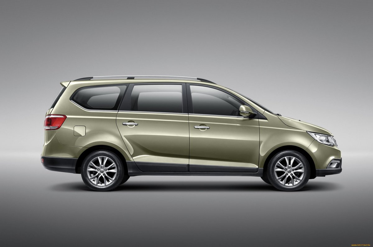 Минивэн Baojun 730