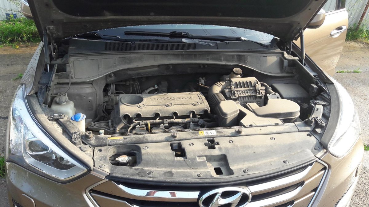 Подкапотное пространство Санта Фе 3