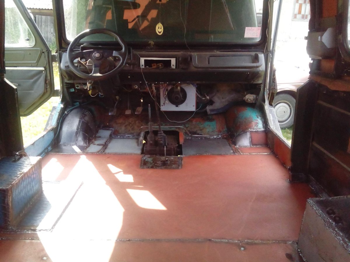 ЛУАЗ-969м салон