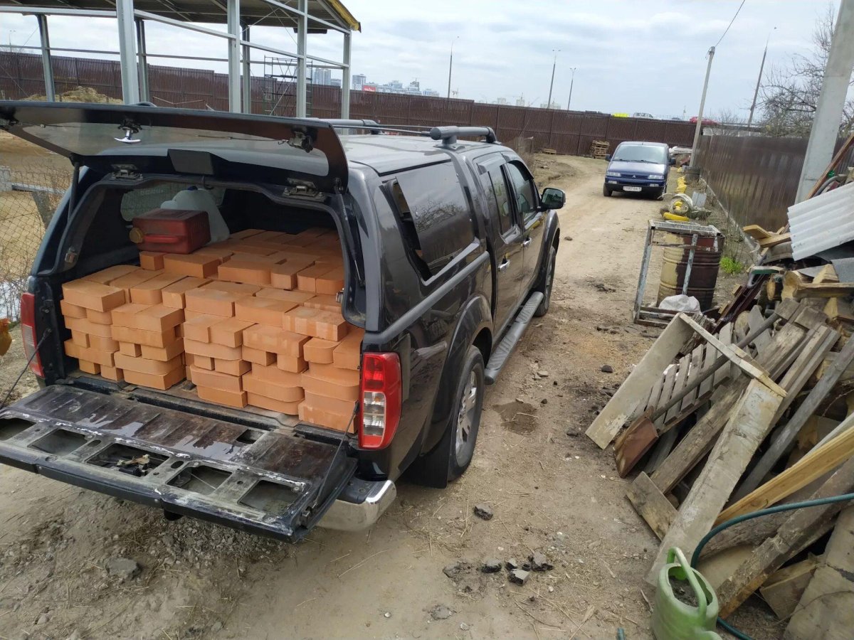 Ниссан Навара с прицепом