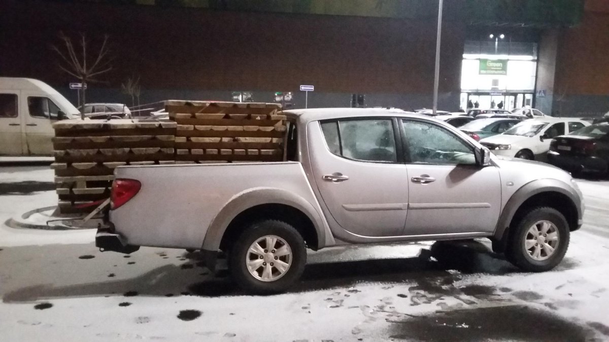 Л 200 дрова в кузове