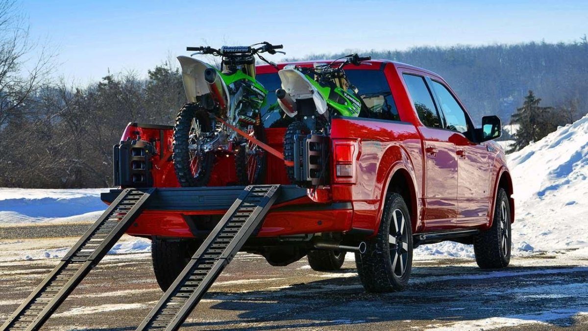 F150 мотоцикл в кузове