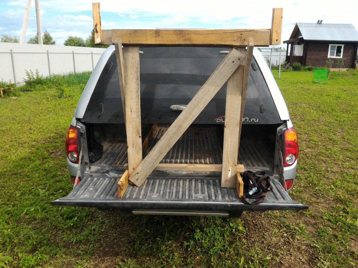 Багажник в кузов пикапа для перевозки длинномеров
