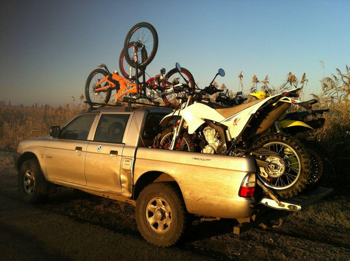 Мотоцикл в пикапе