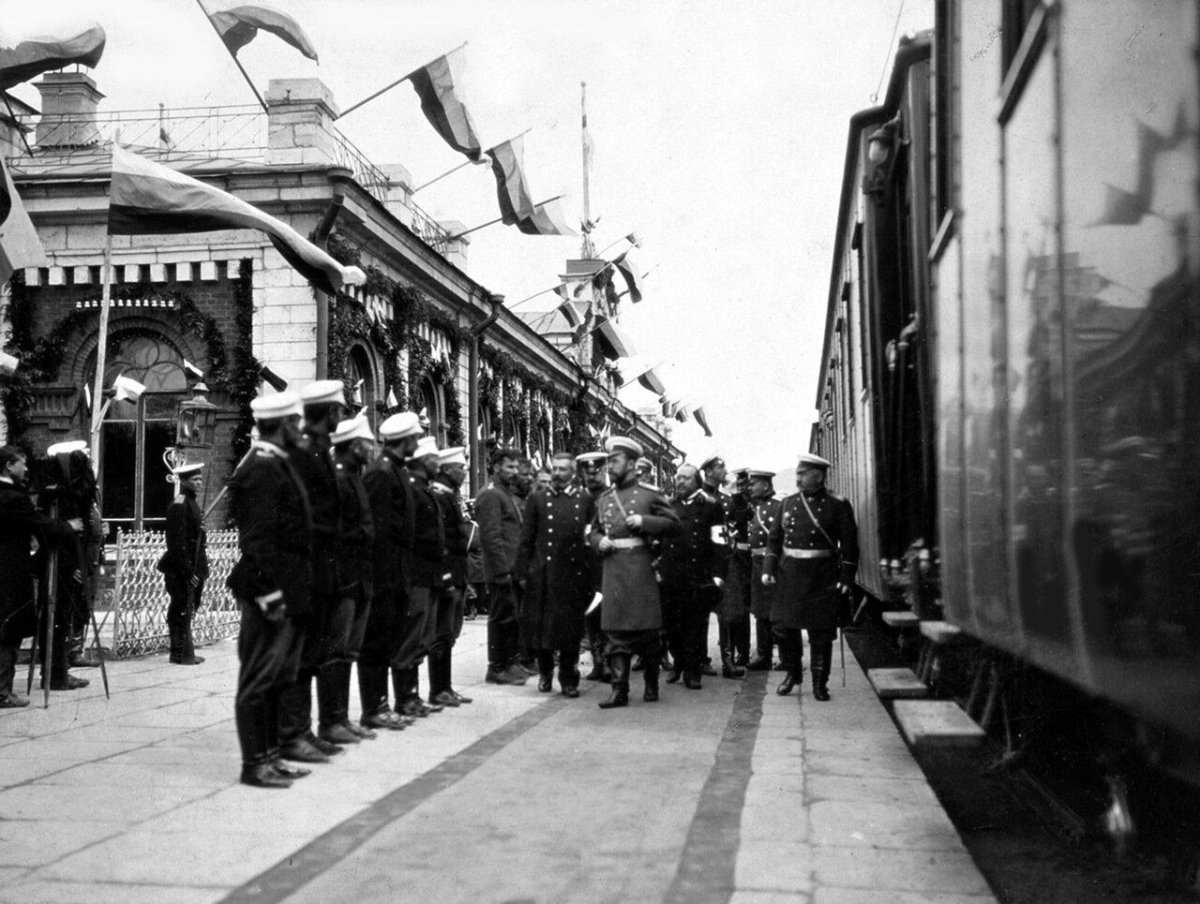 Николай 2 в Златоусте 1904