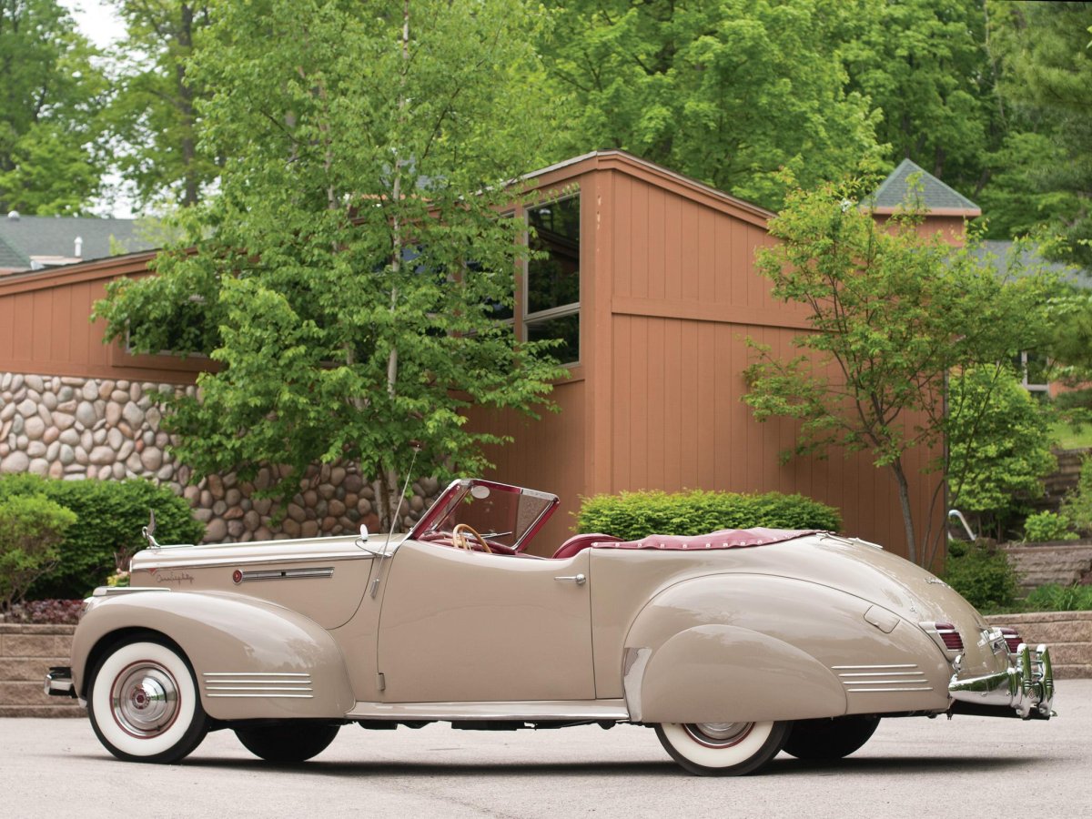 Packard 180 super eight 1941