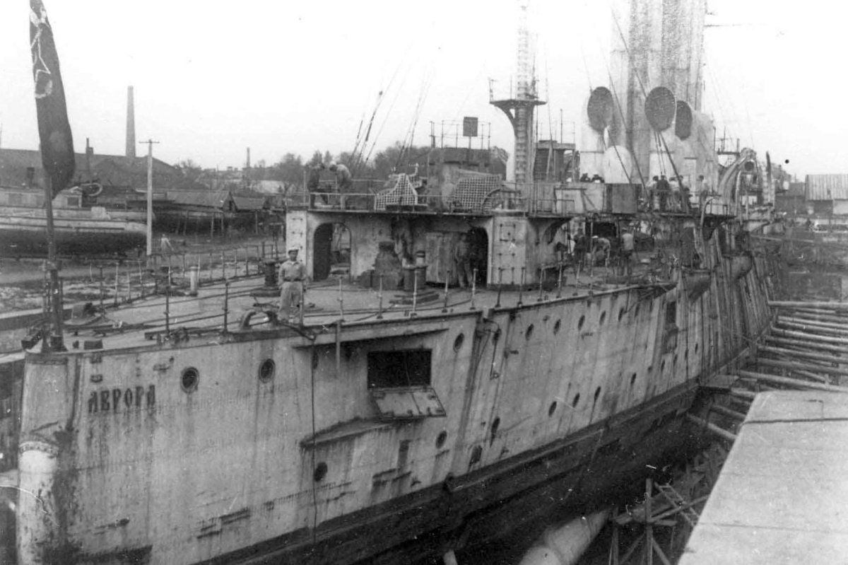 Крейсер Аврора в Кронштадте