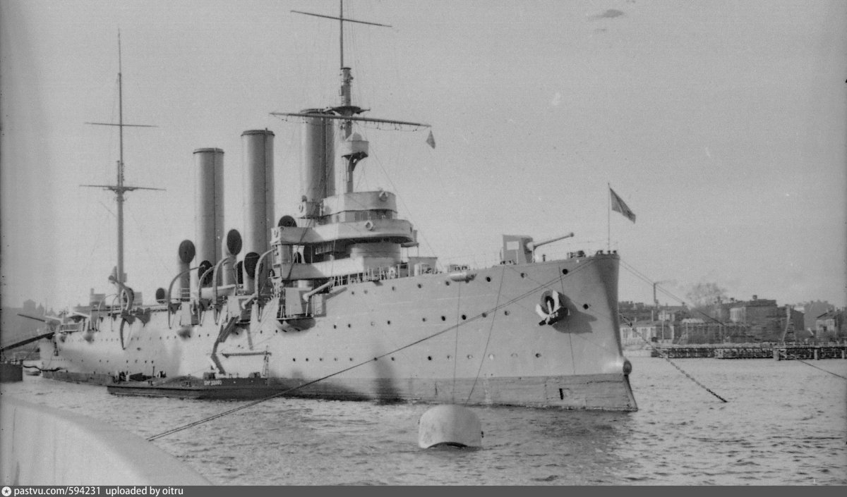 Крейсер Аврора в блокаду Ленинграда
