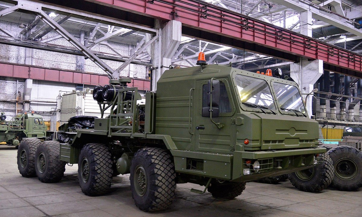 Брянский завод колесных тягачей-Алмаз-Антей