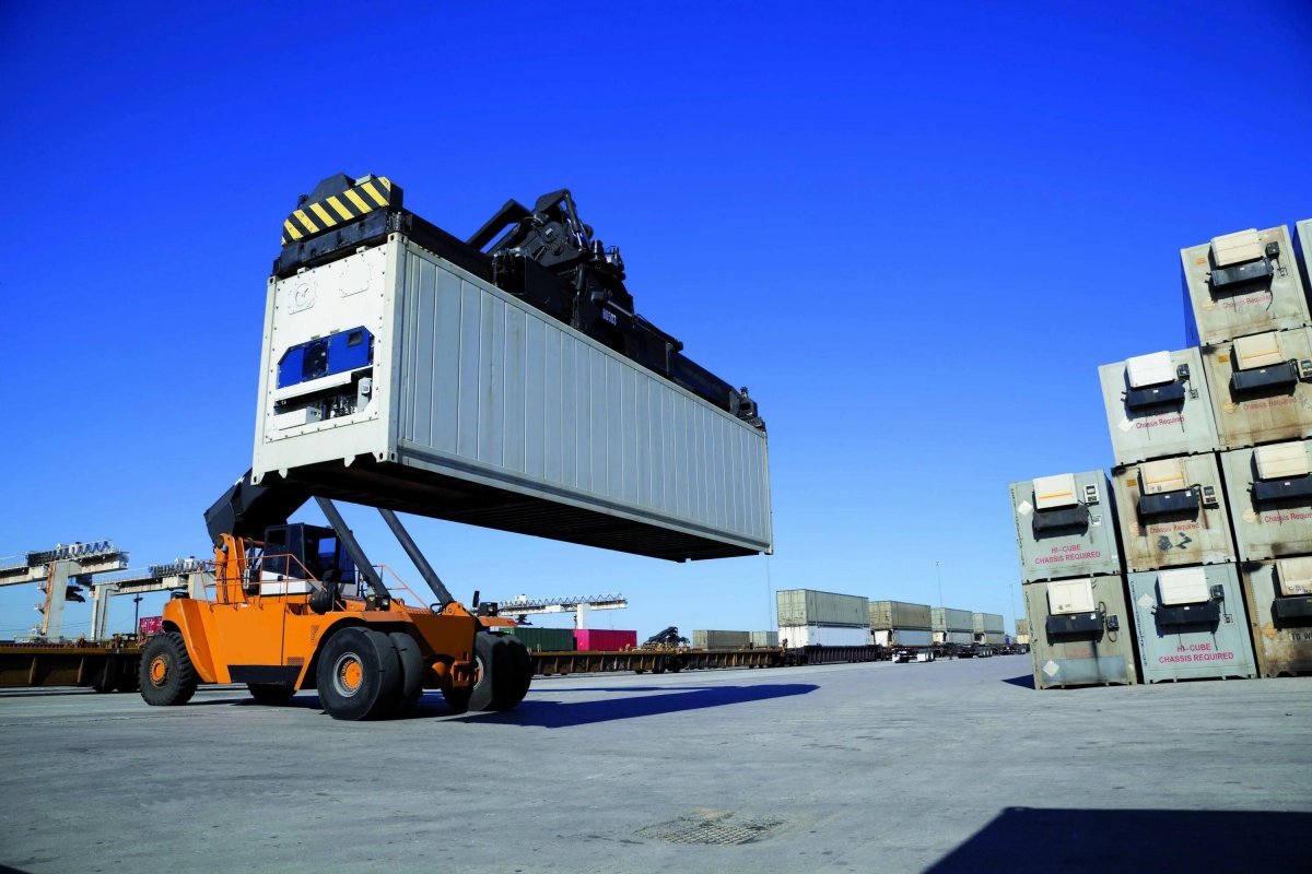 Перевозка машин в контейнере