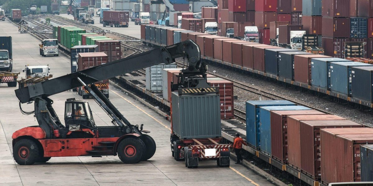 Контейнерный перегружатель Liebherr