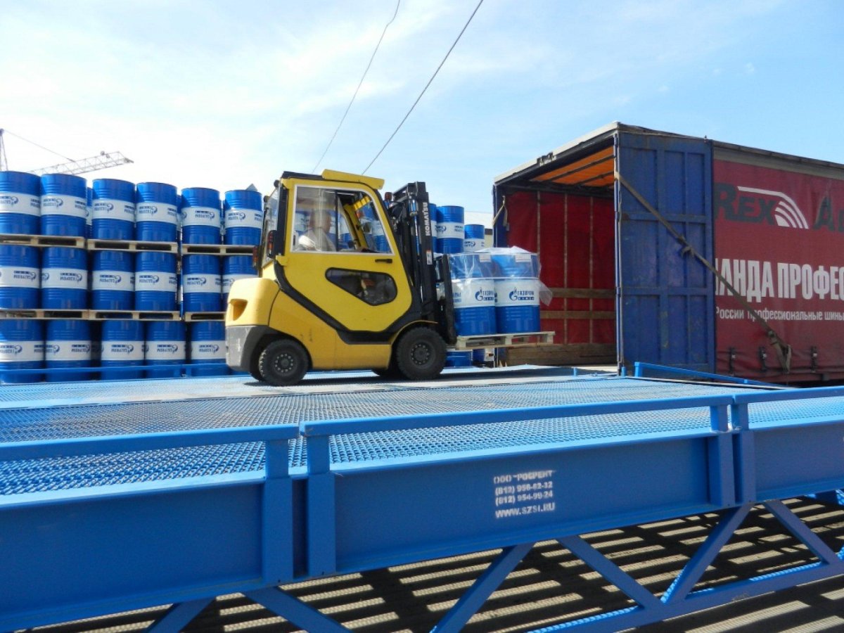 Разгрузка контейнеров