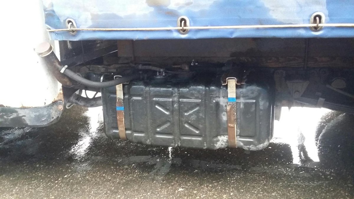 Пластиковый бак на Газель 3302