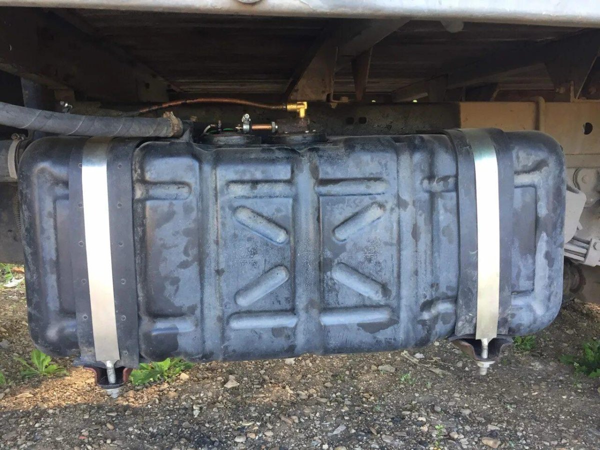 Пластиковый бак на Газель 3302