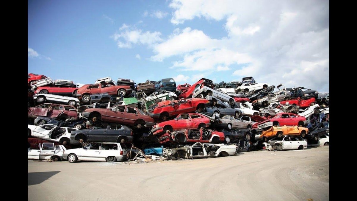 Автомобильная свалка
