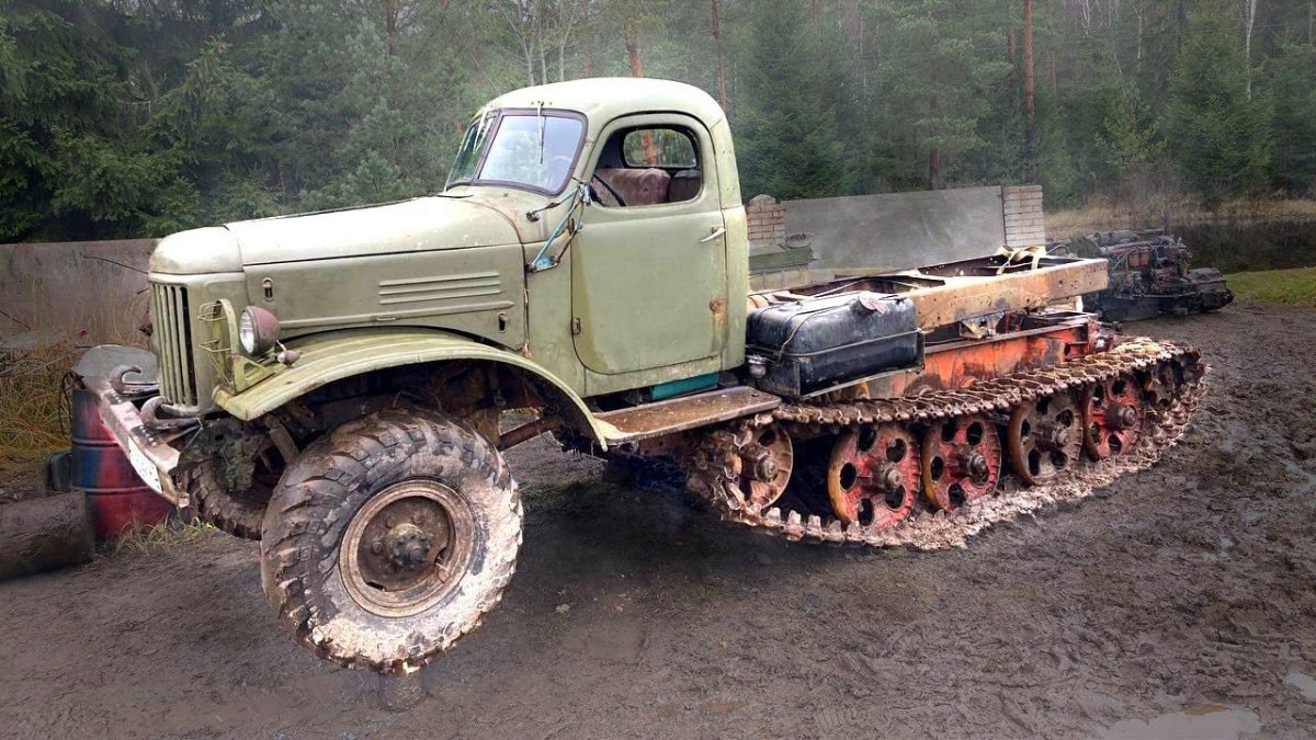 Полугусеничный ЗИЛ 157