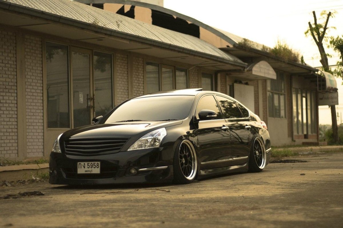 Nissan Teana 2 stance