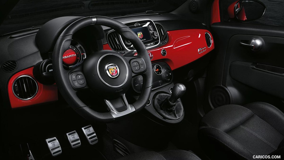 Fiat 500 Abarth салон