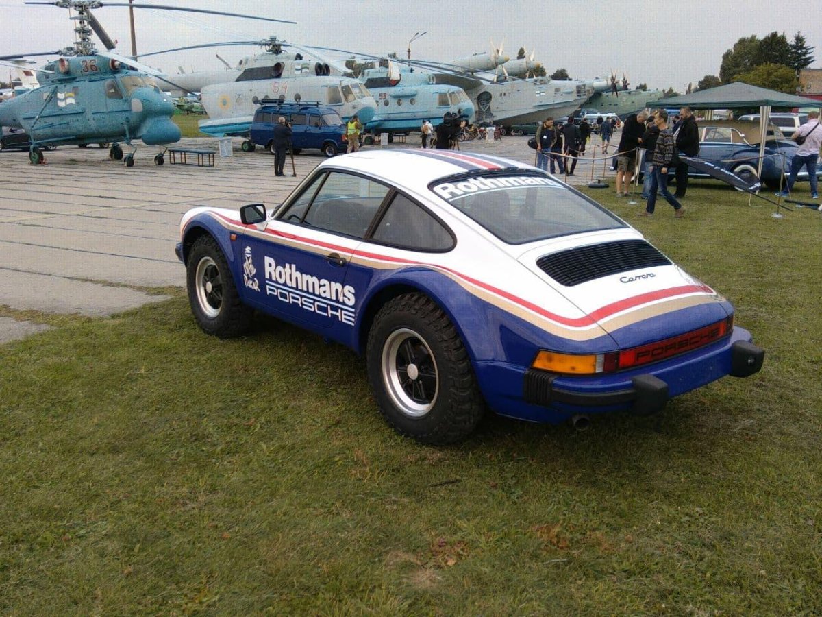 Porsche 953 Dakar Original Side view PNG