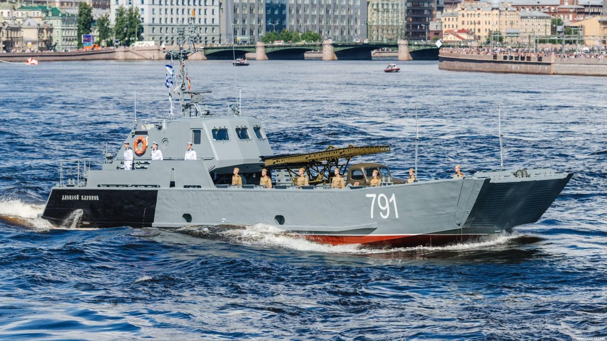 Десантный катер 11770